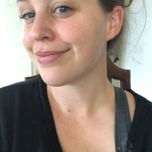 Meet your Posher, Caitlin